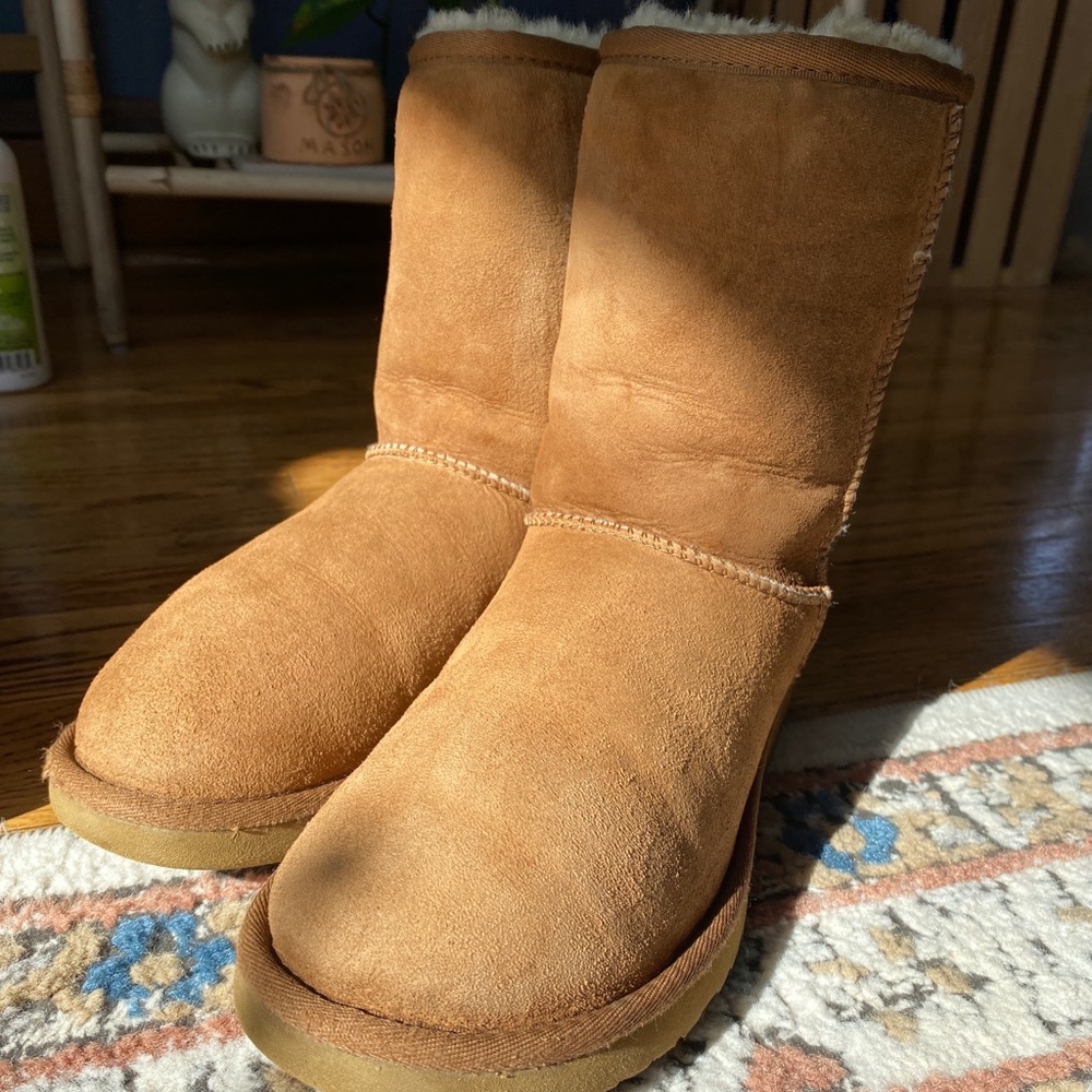 UGG Boots - Chestnut- Size 7